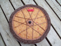 Bicycle wheel cookie cake